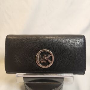 Michael Kors Fulton Flap Leather Continental Wallet
